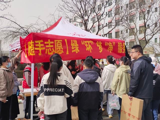 绿“环”梦“净”服务队第五期:点滴汇聚 爱心共筑——食品与环境学院绿“环”梦“净”服务队系列活动