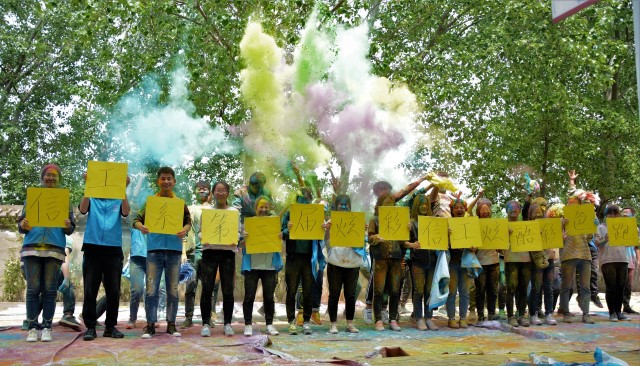 “Colour Run ”开启你的彩色梦想——大数据学院 信息工程学院举办第三届“要你出彩”炫酷彩色跑