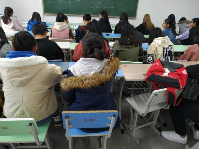 【完满班级】青春无极限 燃烧青春激情——外国语言文学系10月完满班级活动