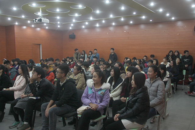 远景学院成功举办纪念孙中山先生150周年诞辰活动