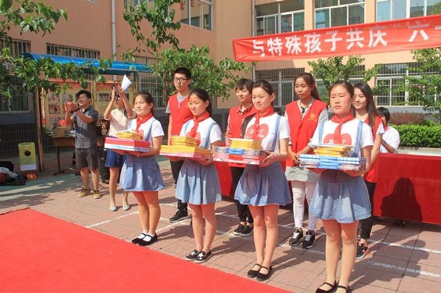 喜庆和谐迎六一  激情飞扬同欢乐