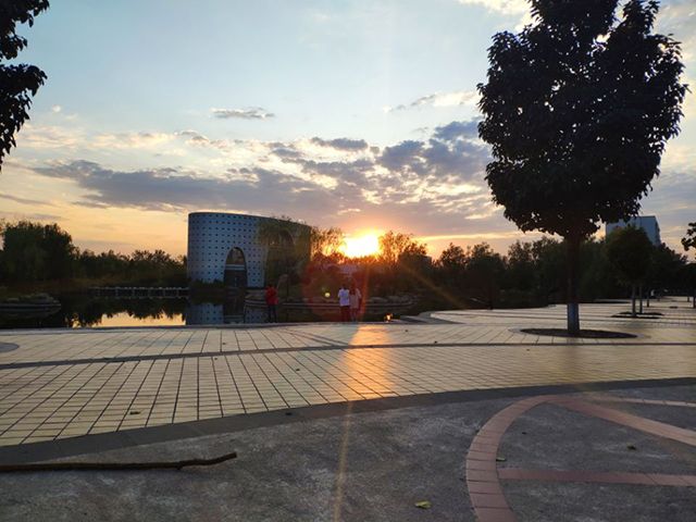 【完满班级】记录信院美好 铭刻青春回忆——艺术传媒学院服装1701班摄影作品征集活动