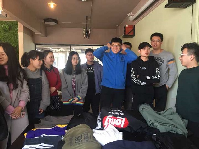 【完满班级】感恩奉献 与爱同行――信管1701班举办“学雷锋”爱心捐赠活动