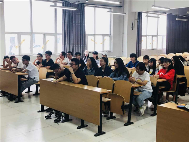 【完满班级】百家方言争先鸣——淬炼商学院九月完满班级主题活动(二)