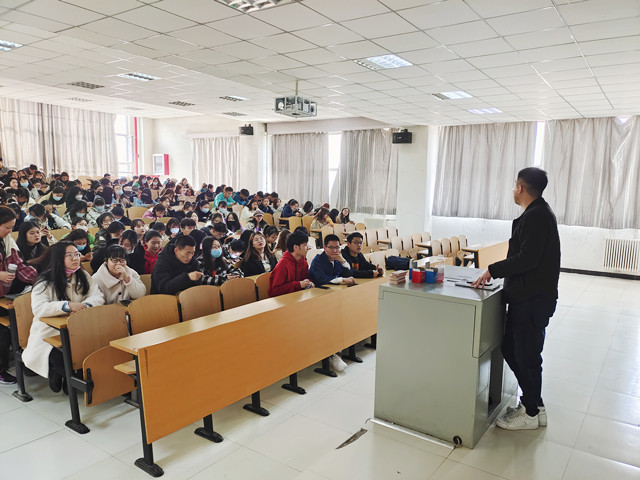 【辅导员说完满】我们面对面 畅谈考研的考验——淬炼商学院2018级“辅导员说完满”专题活动