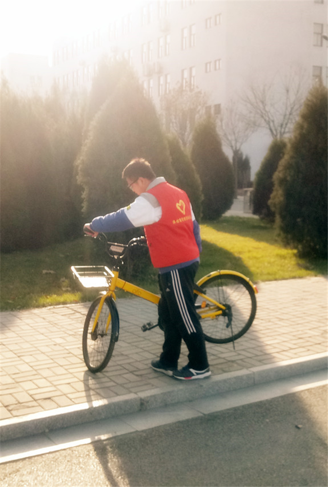 【完满班级】公益伴我同行——淬炼商学院举办“善”行青春主题活动（五十四）