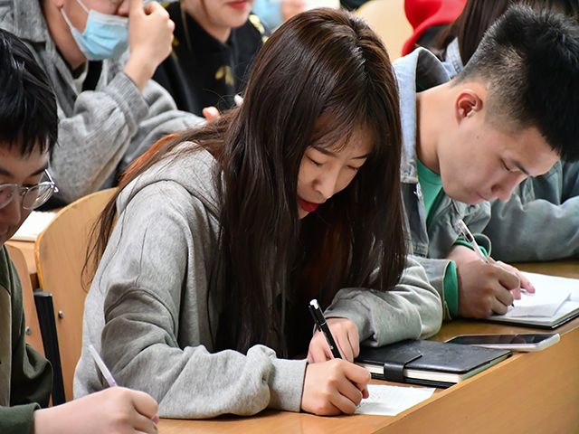 沟通技巧——“艺路领先”之学生会干部培训第十期第四十一讲