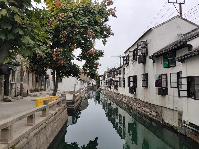 【完满班级】“探城市足迹 感秋之魅力”风景采风摄影展——艺术传媒学院环设1705完满班级活动