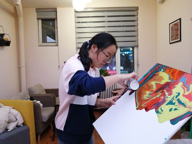 体验流体画艺术 让创意在三达落地