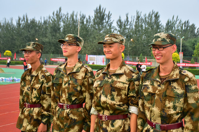 学长计划第548期:学长引领 朋辈互动 迷彩服下实现可能的自己