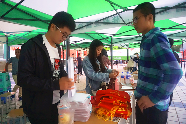 【迎新纪实】接过你的行囊 我们是一家人——大数据学院、信息工程学院迎新工作