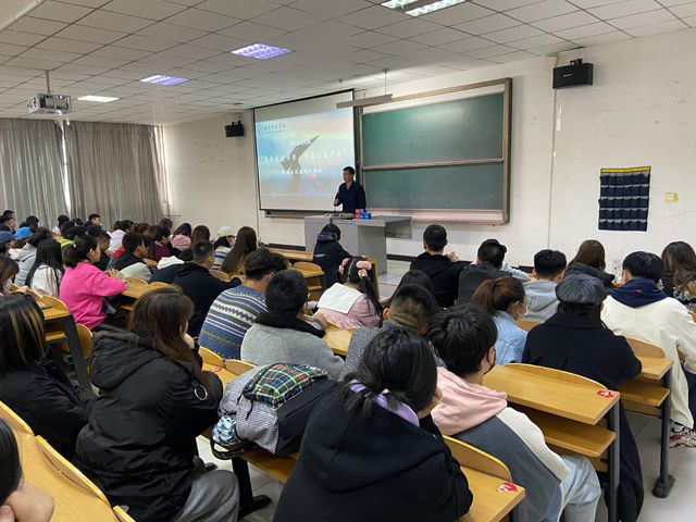 【辅导员说完满】鹰击长空 展望未来——艺术传媒学院2018级视产动专升本辅导员说完满