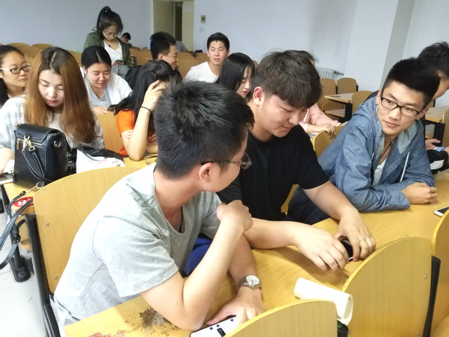 【完满班级】愿你的未来繁花似锦 愿你的梦想定能实现——经济管理系“未来还未来”国贸1503班未来志向畅想座谈会