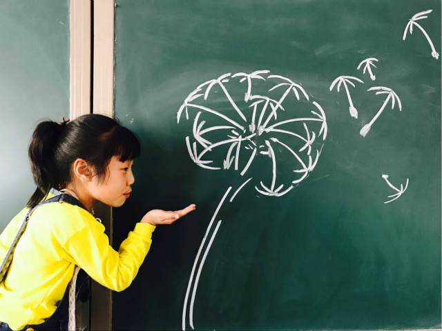 市民课堂第281期：岁月安稳 时光不语——艺术传媒学院“七彩画室星期三”儿童美育成长关爱行动第102期