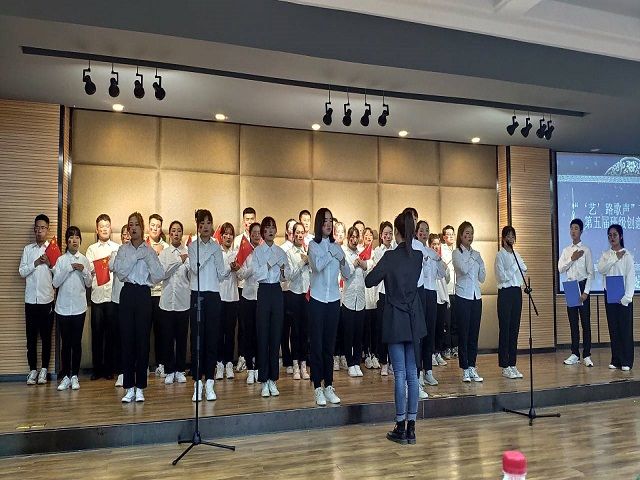 “‘艺’路歌声”——艺术传媒学院第五届班级创意合唱比赛