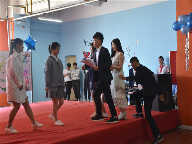 【剧评】烟花开了 青春谢了——舞台剧《一起长大的约定》