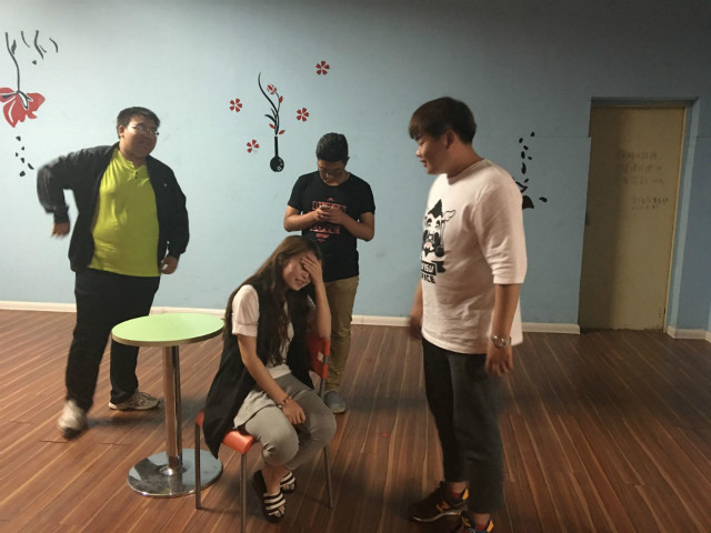 【戏剧节】戏中有戏  前沿战报戏剧节经管系剧目之“苹果系列之谁的牙印”