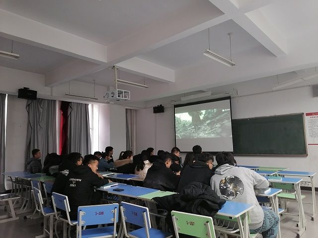 【完满班级】感恩从小开始让爱温暖彼此——艺术传媒学院环设2001班公益观影活动