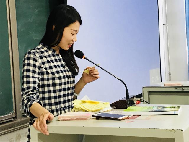 【辅导员说完满】与人交往是艺术——智能工程学院开展2017级“辅导员说完满”活动