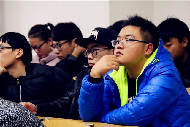 敲响安全的警钟 奏响生命的乐章——机电工程系与信息工程系联合举办消防安全知识讲座