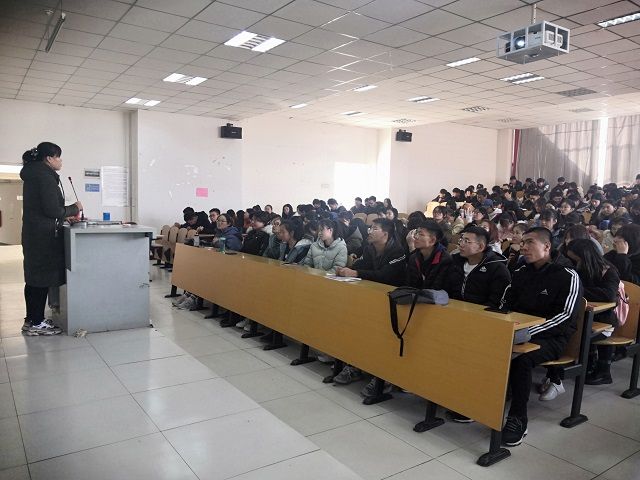 【辅导员说完满】学无止境 勇攀高峰——食品与环境学院2018级年级会