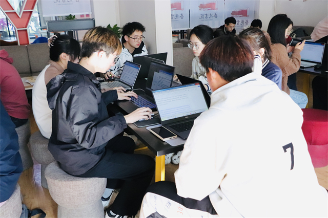 用好“方寸”“跬步”“咫尺”——经济与管理学院校园计算机技能炫