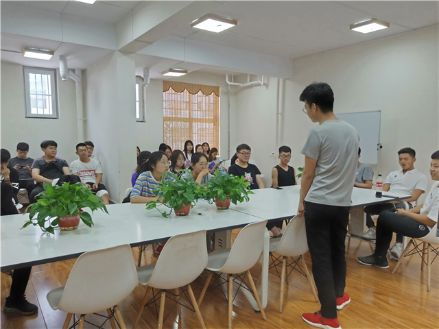 【完满班级】时光匆匆 三省吾身——网工1802班“批评与自我批评”学年总结大会