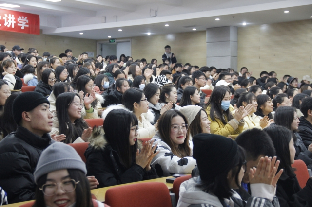 一场爆出火花的都市文化——名家大师讲堂的12讲暨第二十期乌马河艺术嘉年华