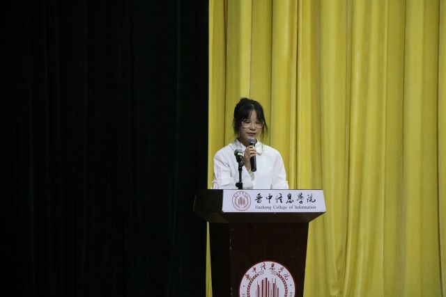 【迎新纪实】青春放飞梦想 启航韶华征程——商务英语学院2021级新生开学典礼