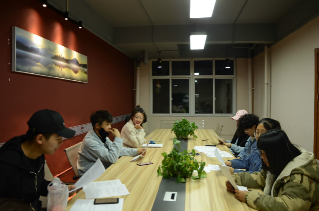 【戏剧节】乐在其中 排练也是一种享受——第七届“魅夜乌马河”校园戏剧节幕后排练