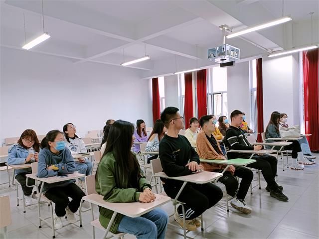 【完满班级】学党史 守初心——艺术传媒学院2018级视觉1804班“党史教育 心得体会” 党史交流会