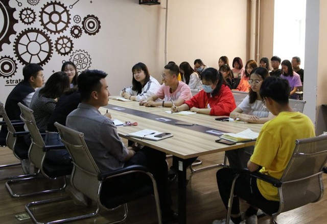 团委、学生会各学生组织相继召开2020-2021学年第二学期期中座谈会