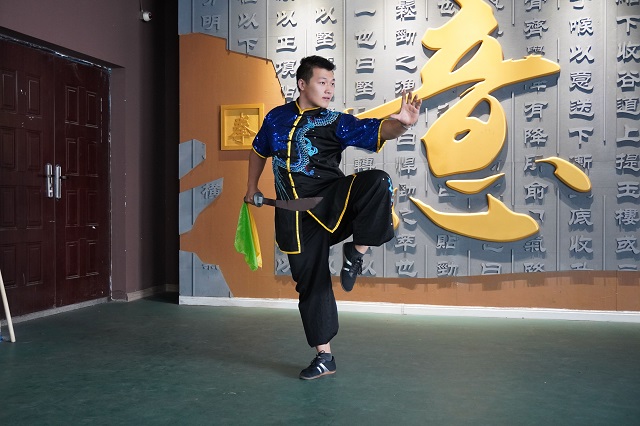 闪光的信院第260期:除了冠军 保持奔跑也是“杰”出的代名词