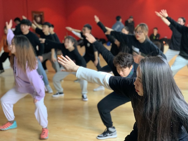 星启舞街舞队集结完毕 开启征程