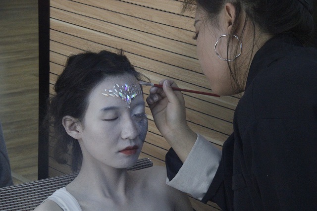 首届“FACE OFF”特效妆大赛掀起彩妆风潮
