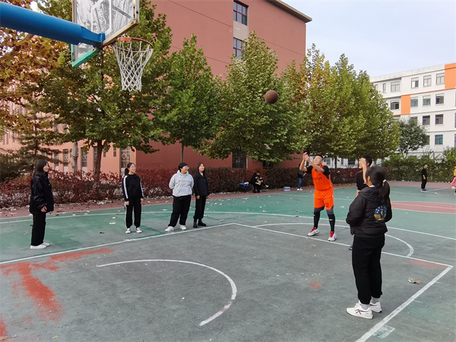 【完满班级】趣味篮球比赛——智能工程学院通信2101班完满班级活动