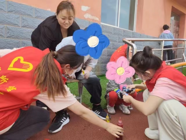 成长足迹 尽享趣味童年——哥哥姐姐拍拍你之一场别开生面的“六一”游园会