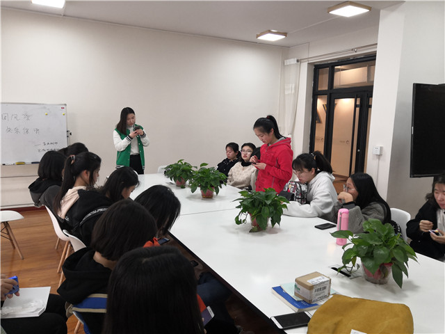 【完满班级】展青春风采 阅百味人生——外国语言文学系英语1805班、英语1806班3月完满班级活动