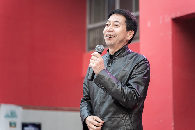 3800师生、5公里环校、3000万步奔跑、3万元善款——第三届“青春无畏·为爱开跑”校园公益跑燃爆信院之夜
