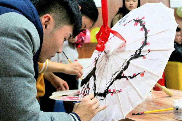 我想陪你 到遥远的未来去——淬炼商学院举办第四届“家事·班事·信院事”校园记者节