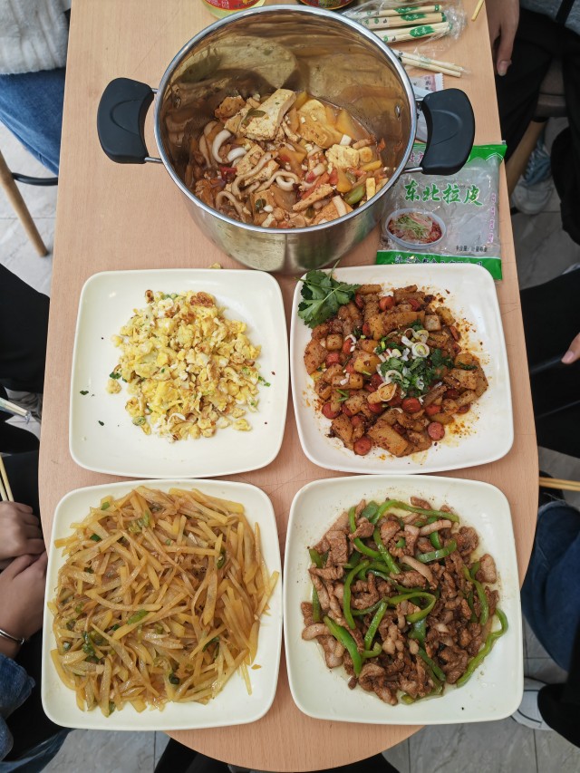 【完满团支部】尽享天下美食 体验百味人生——淬炼·国际商学院财务（对口）2205班完满团支部活动