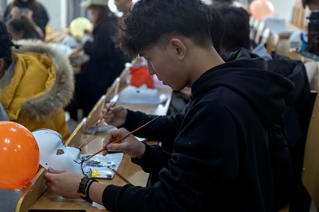 【社团巡礼节】“传媒杯”原创脸谱大赛 探寻国粹文化