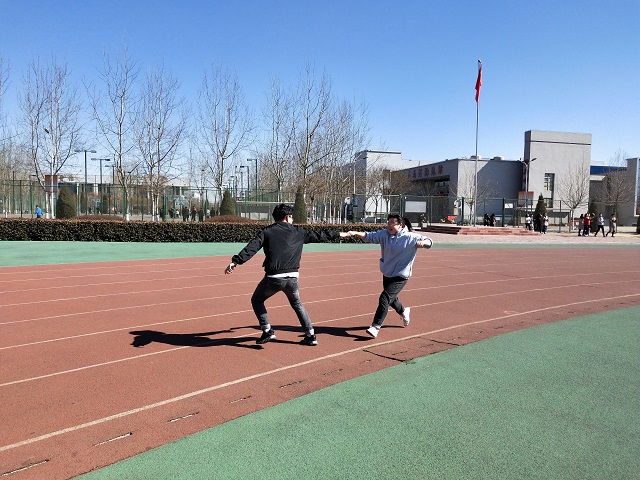 【完满班级】神采飞扬 跑动青春——艺术传媒学院环设1804班级接力跑比赛完满班级活动