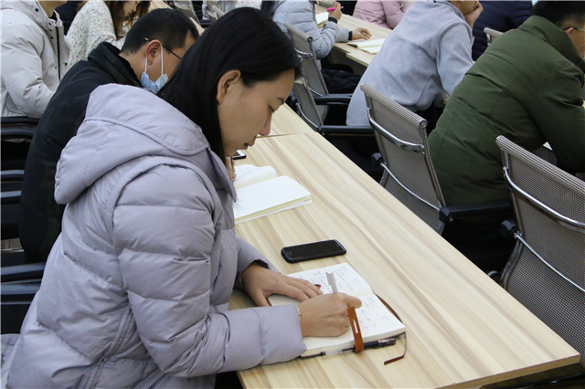 “掌握体验教育方法论 推进完满事业新发展”专题讲座顺利开展