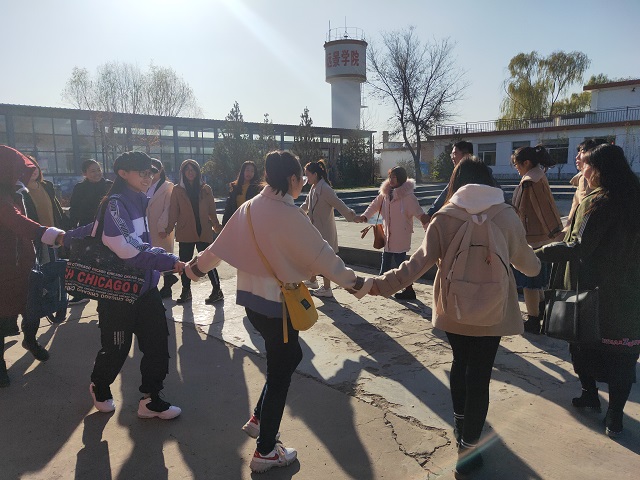 【完满班级】趣味运动 温暖寒冬——远景学院1704班完满班级活动