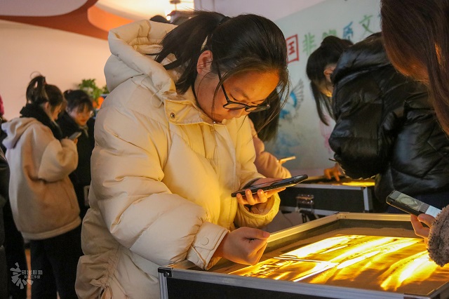 【社团巡礼节】赫奇帕奇冬至节 指尖沙画流温情——“炫彩沙画,情暖冬至”活动圆满落幕