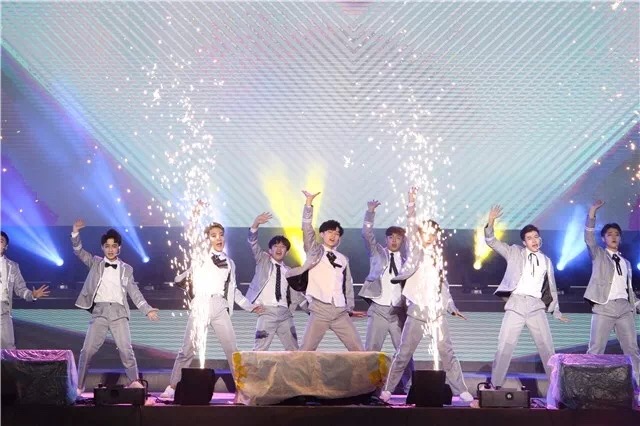 闪光的信院第233期:聚光灯背后的刻苦训练 只为遇见另一个自己