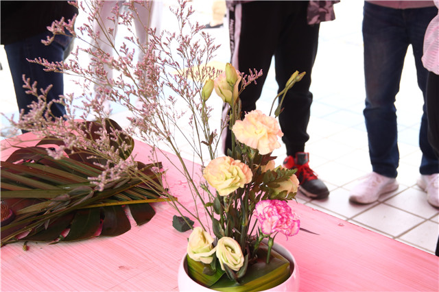 【缤纷百团】留住最美瞬间 感受真挚情感——“艺花怡人”花艺作品展暨插花花艺大赛