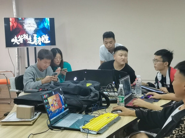 狭路相逢 弈决高下——智能工程学院第一届电子竞技“英雄联盟”争霸赛