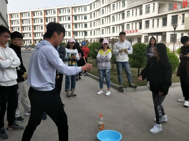 【完满班级】奉献爱心  温暖你我——淬炼商学院三月完满班级主题活动（三十六）